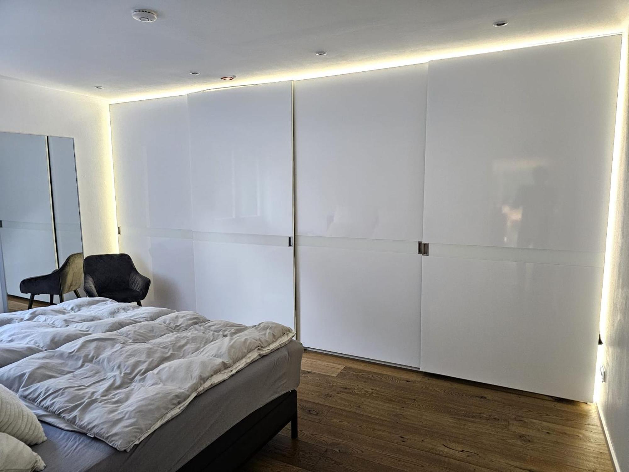 Wunderschoene, 5 Zimmerwohnung, Mit Grosser Terrasse Appartement München